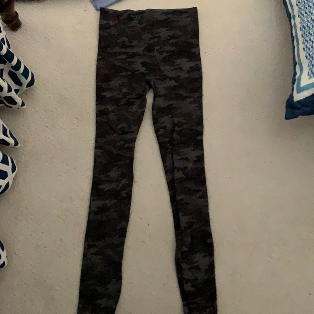 Spanx camo leggings size small